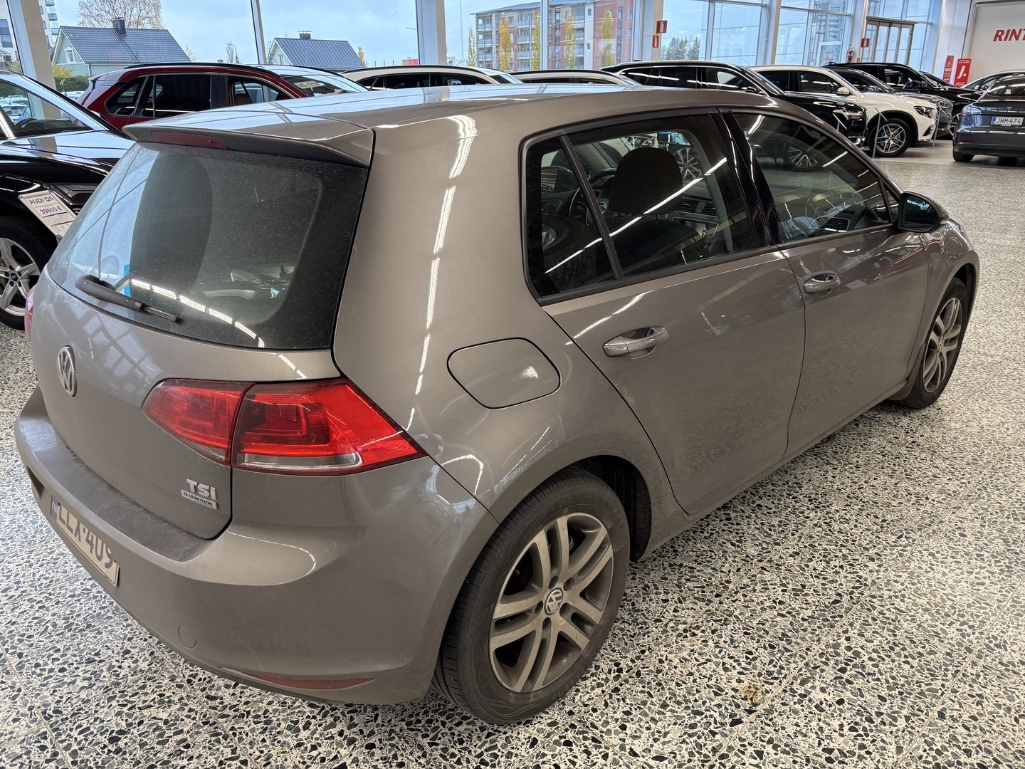 VOLKSWAGEN Golf 2013