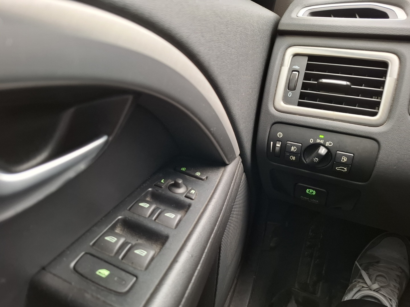 VOLVO V70 2013