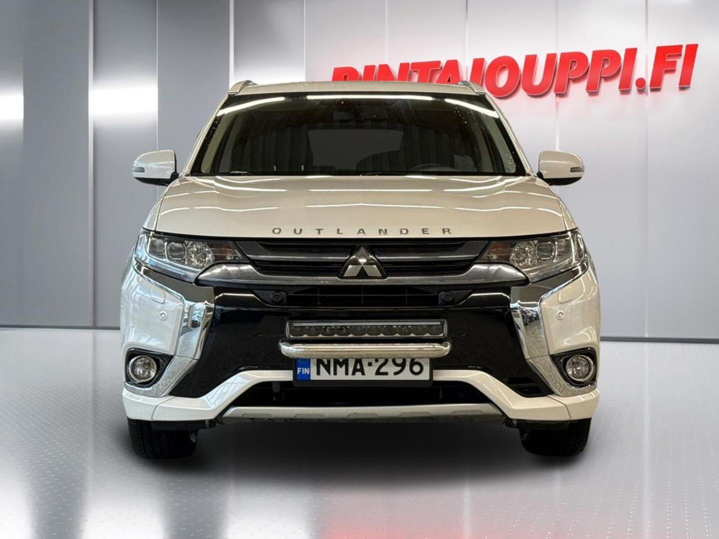 MITSUBISHI Outlander PHEV 2015