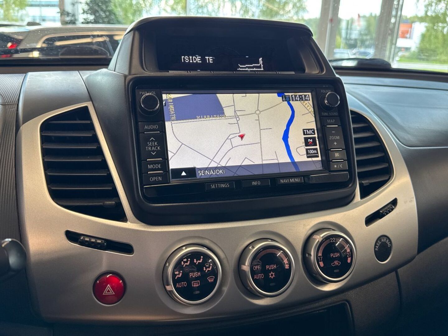 MITSUBISHI L200 2015