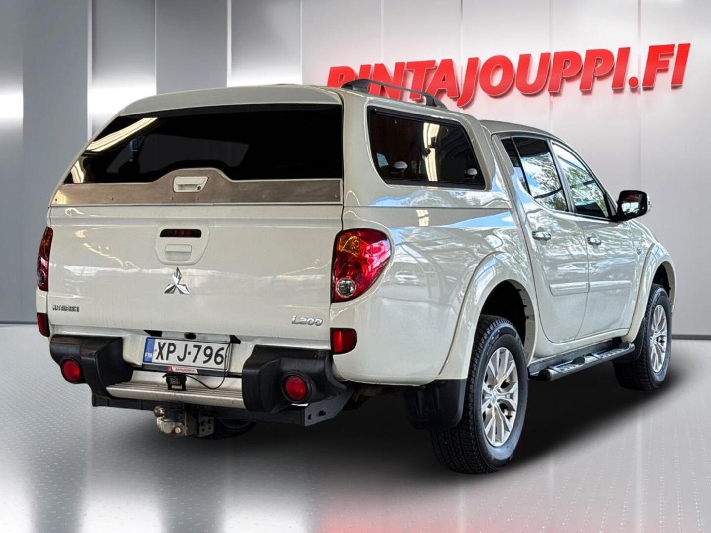 MITSUBISHI L200 2015