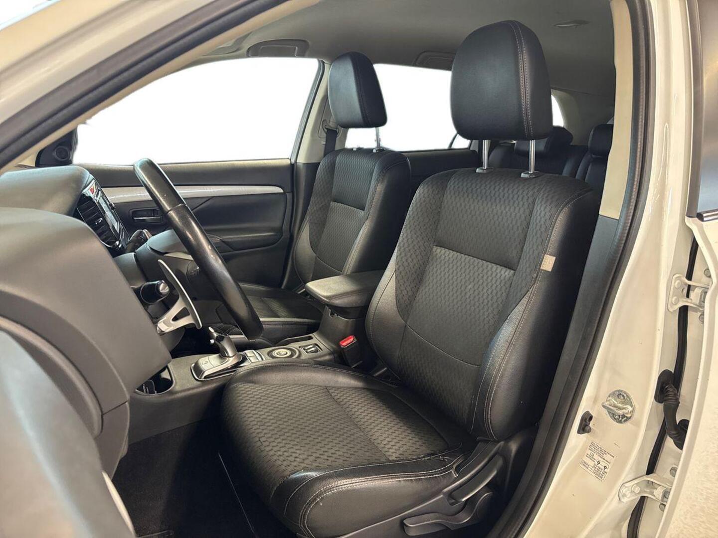 MITSUBISHI Outlander 2014