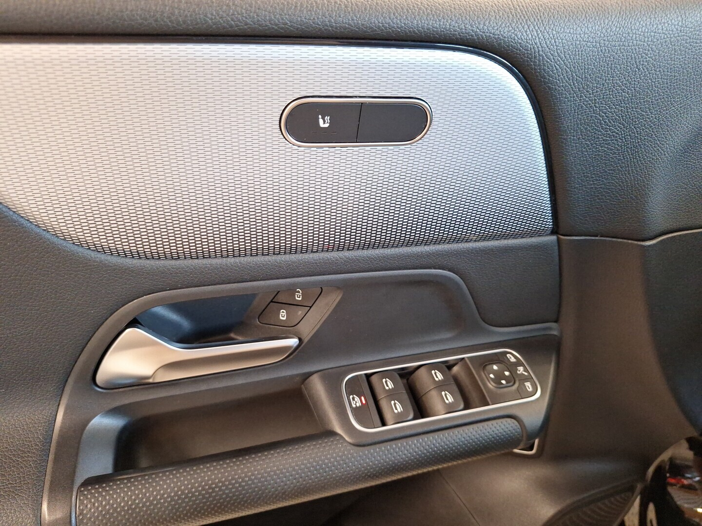 MERCEDES-BENZ B 2020