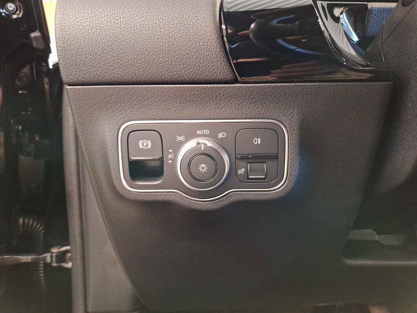 MERCEDES-BENZ B 2020