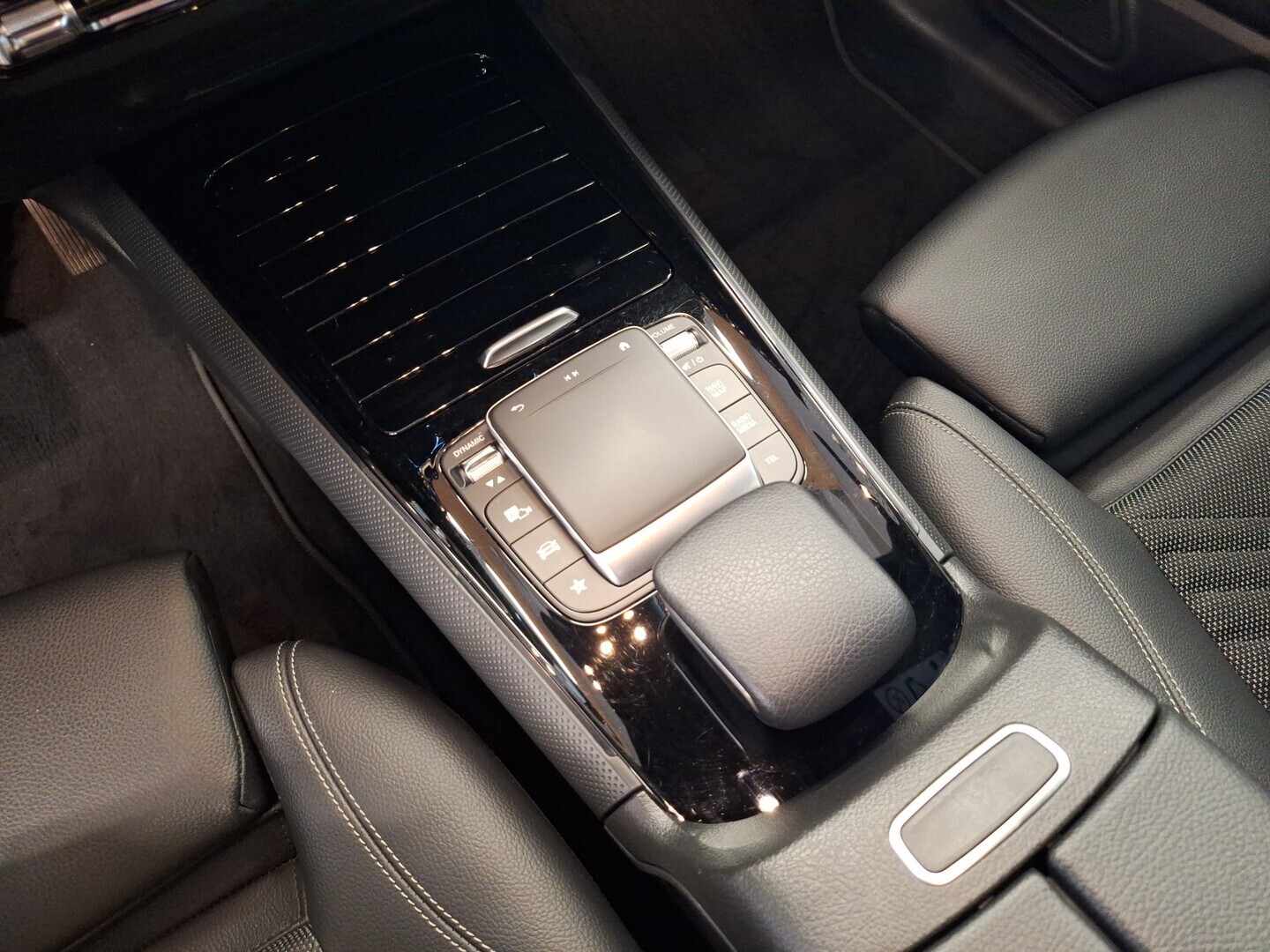 MERCEDES-BENZ B 2020