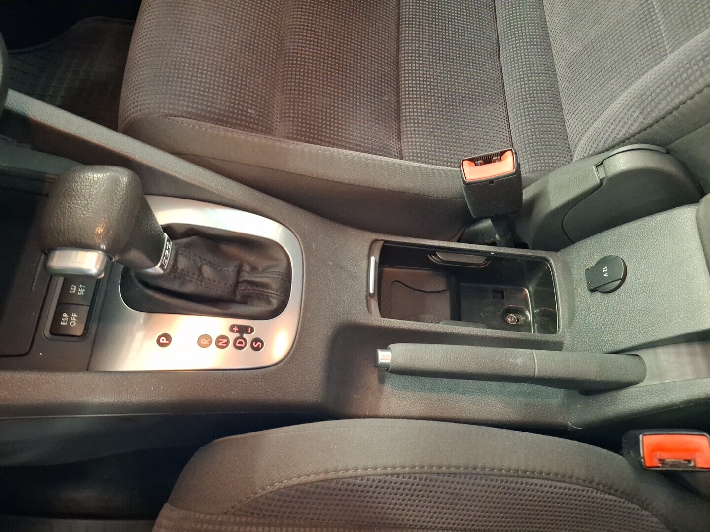 VOLKSWAGEN Golf 2008