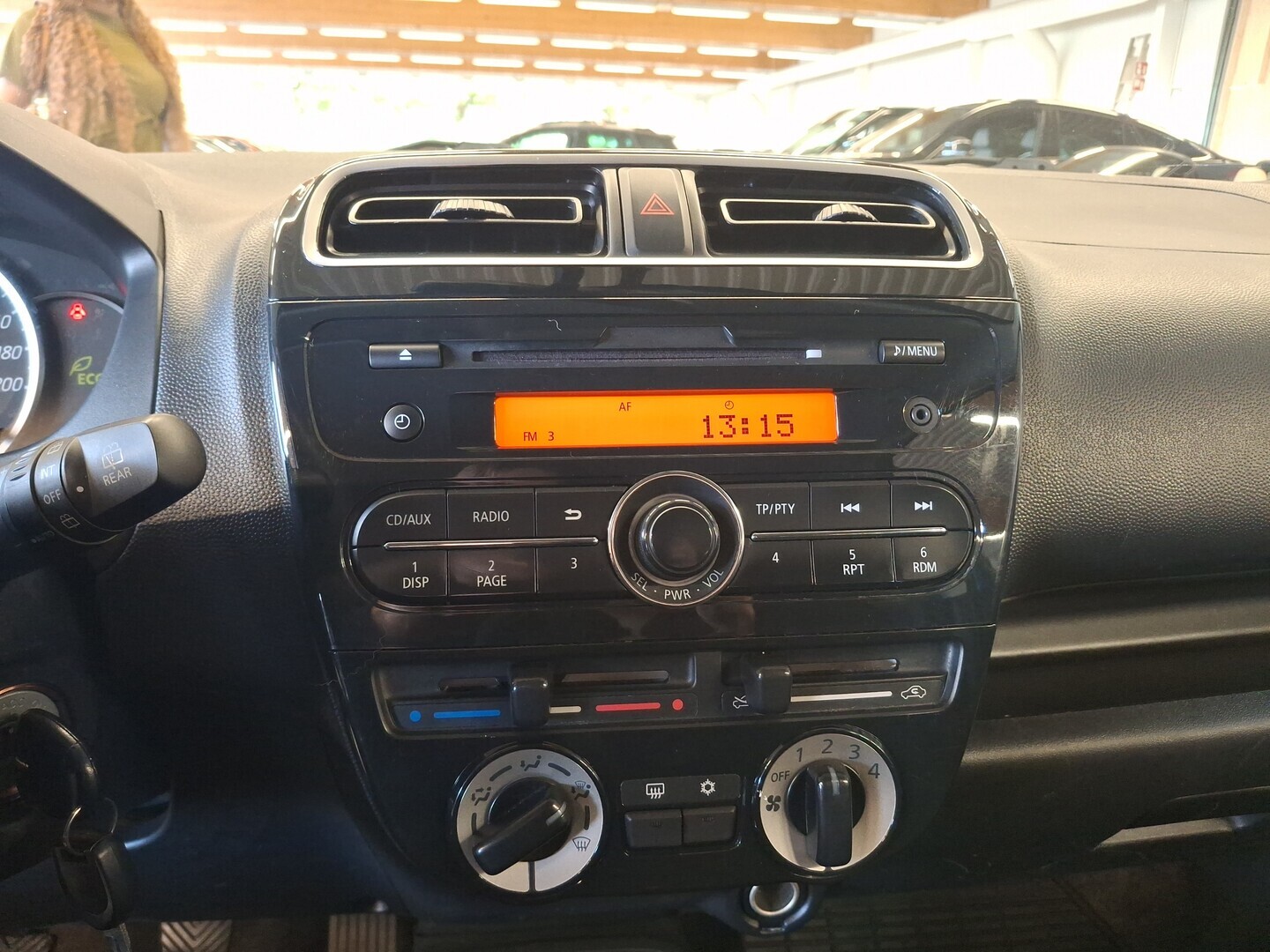 MITSUBISHI Space Star 2015