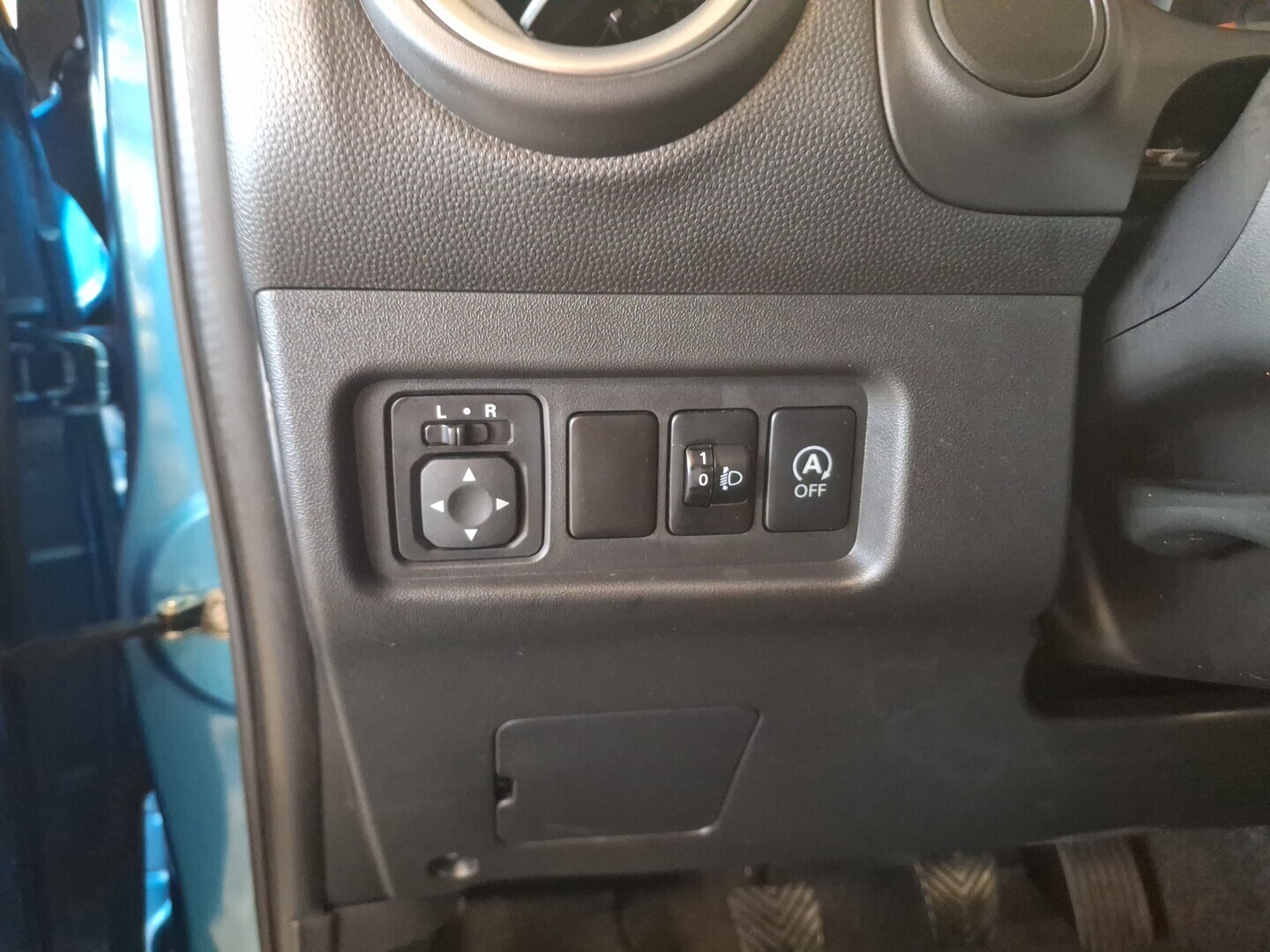 MITSUBISHI Space Star 2015