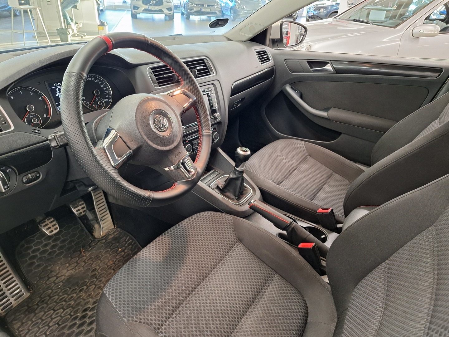 VOLKSWAGEN Jetta 2011