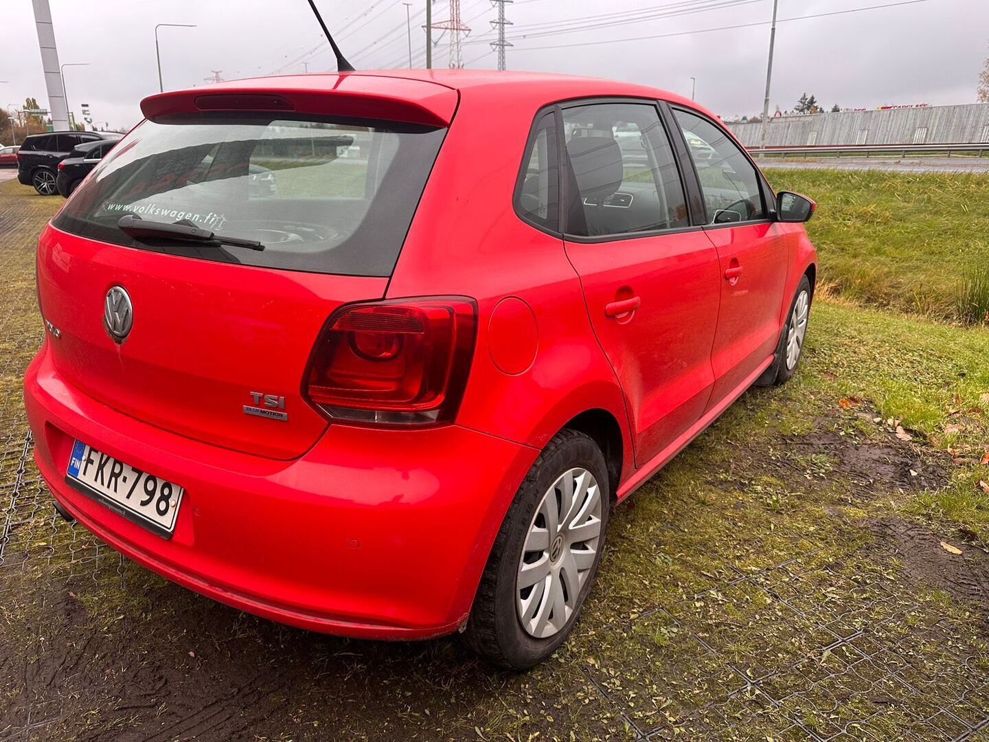 VOLKSWAGEN Polo 2012