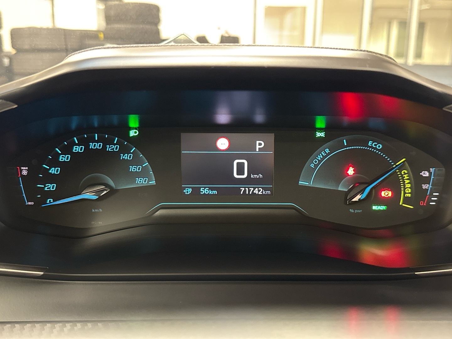 PEUGEOT e-2008 2020
