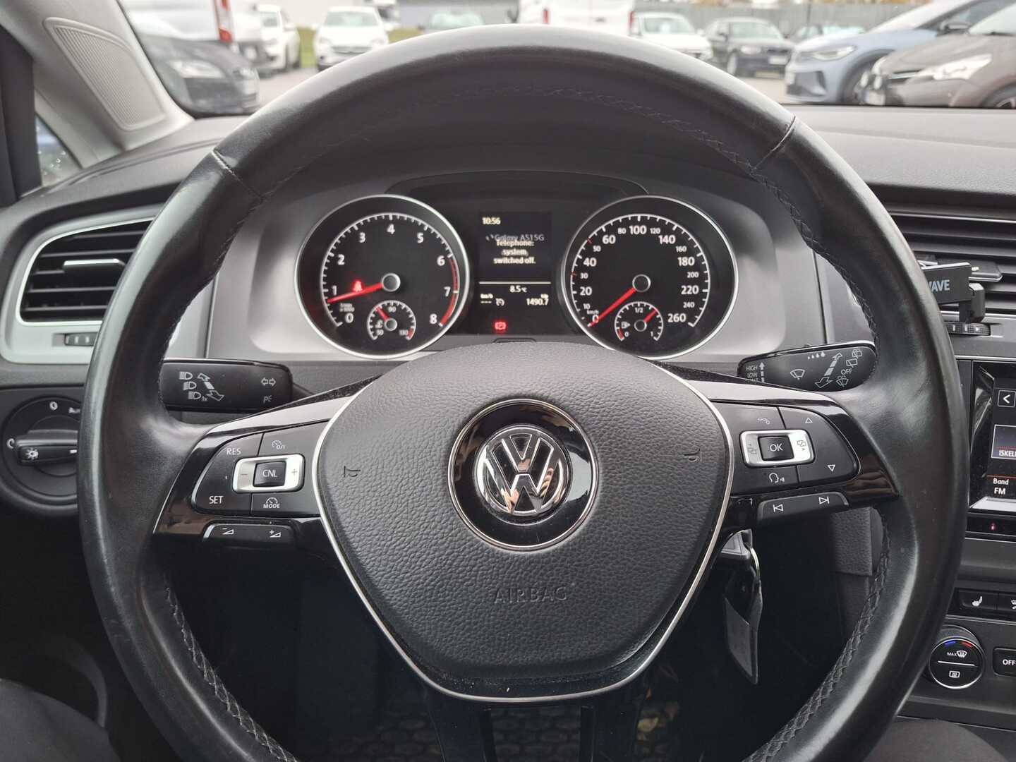 VOLKSWAGEN Golf 2013