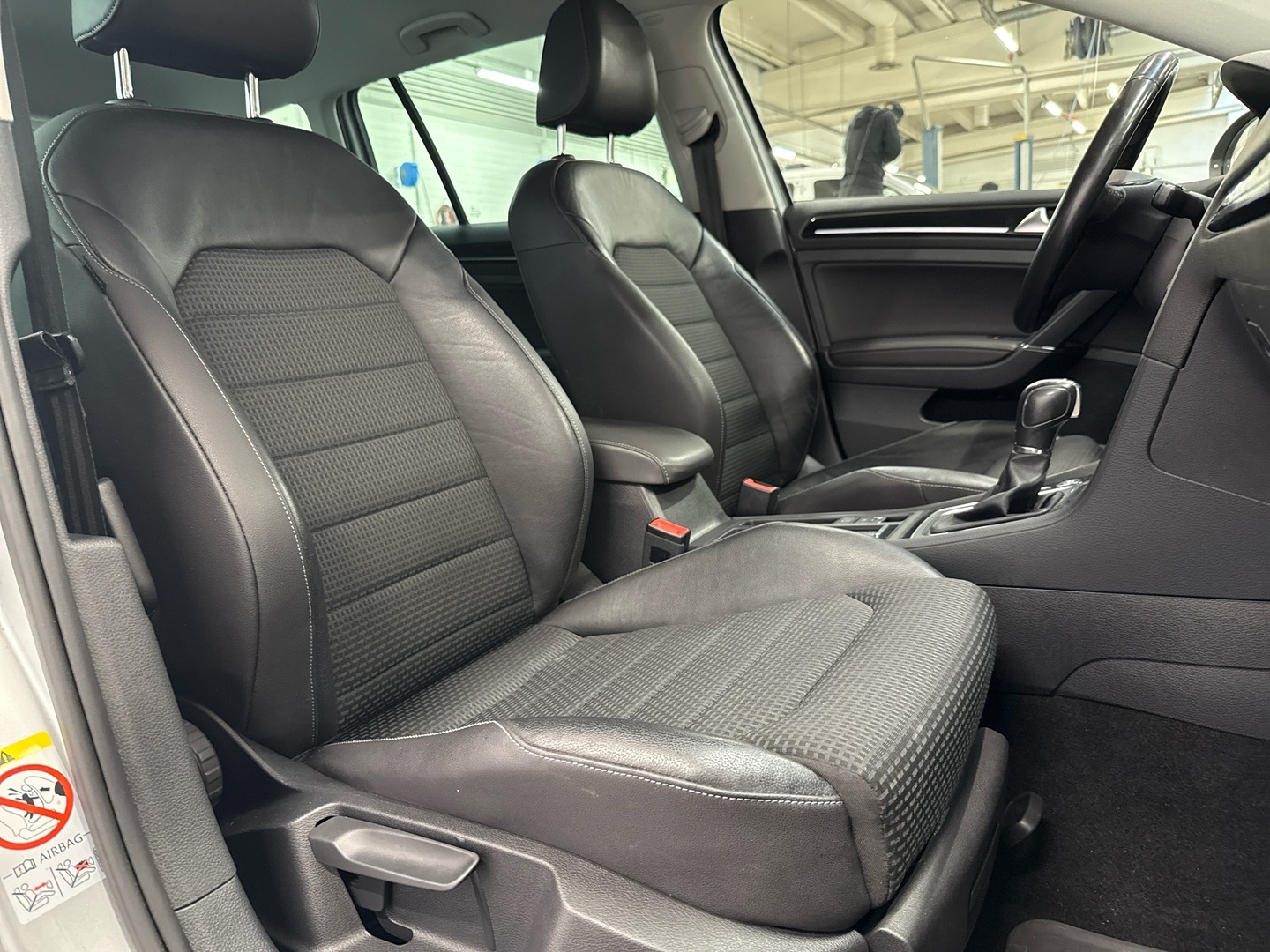 VOLKSWAGEN Golf 2014