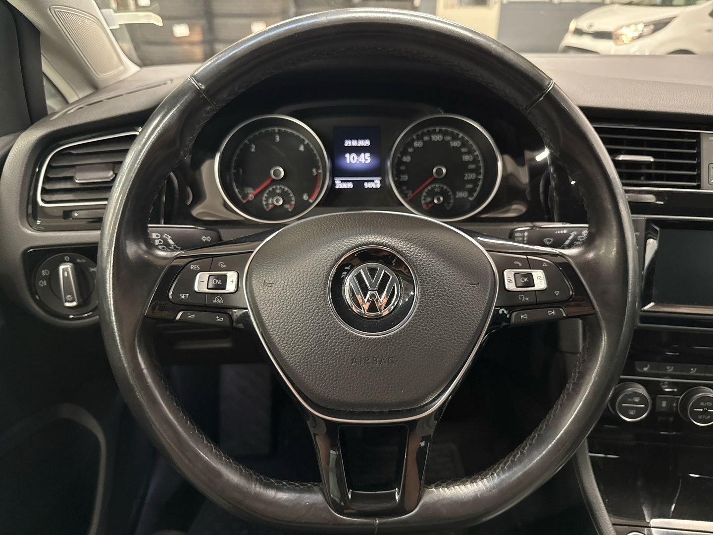 VOLKSWAGEN Golf 2014