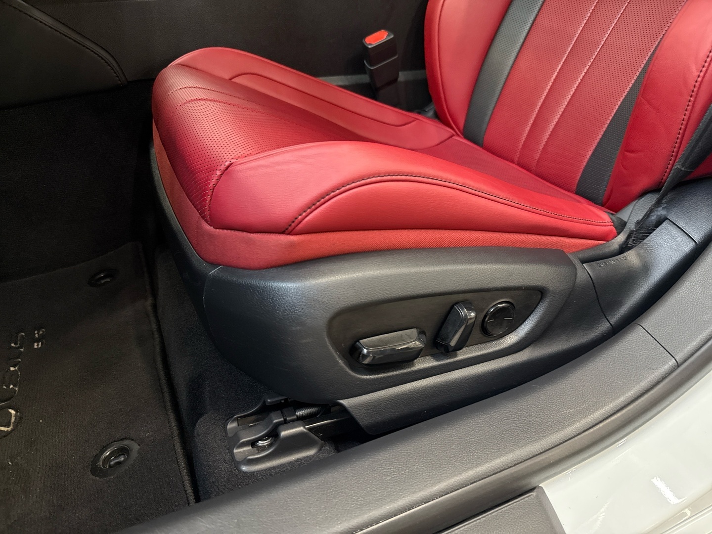LEXUS ES 2019