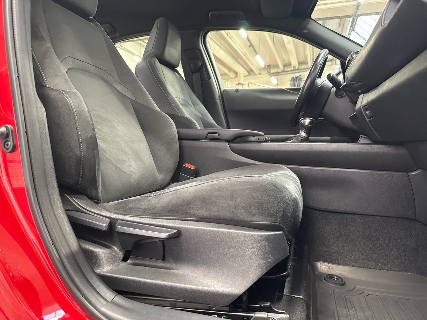 LEXUS UX 2020