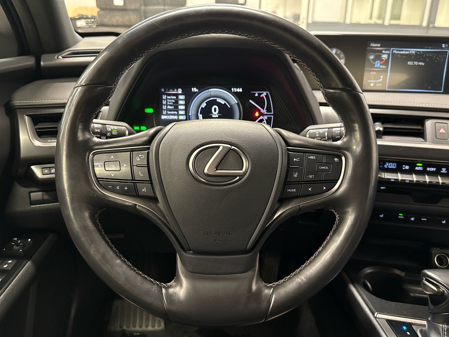LEXUS UX 2020