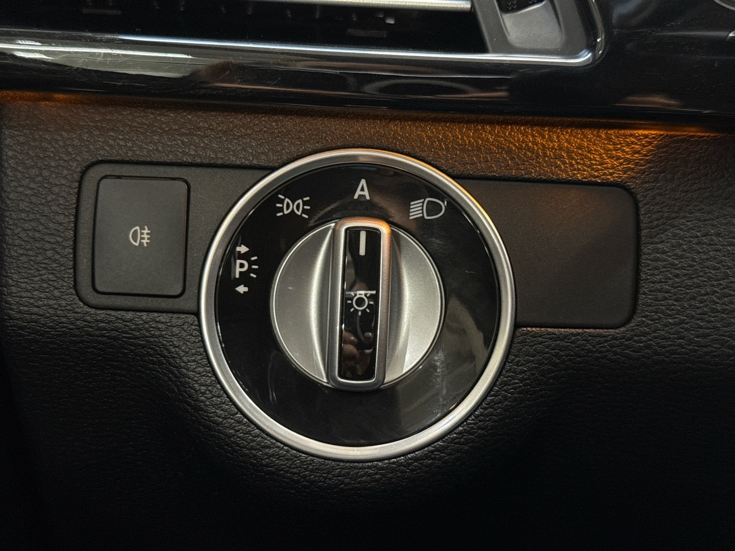 MERCEDES-BENZ E 2011