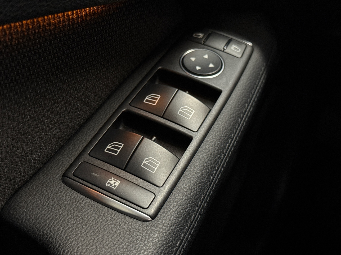 MERCEDES-BENZ E 2011