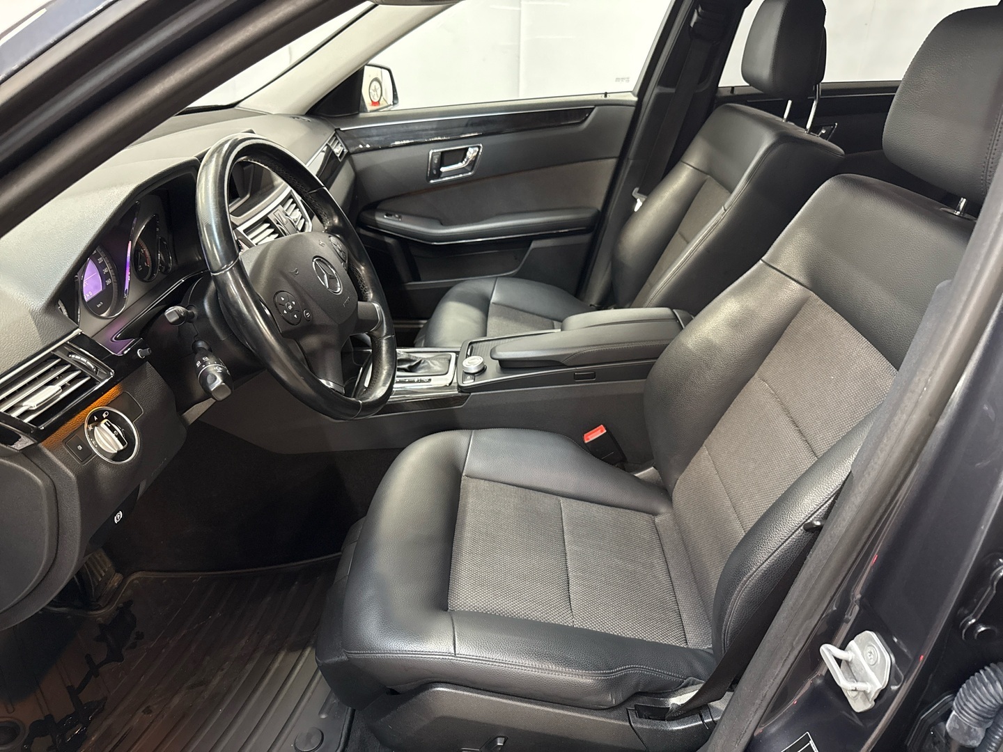 MERCEDES-BENZ E 2011