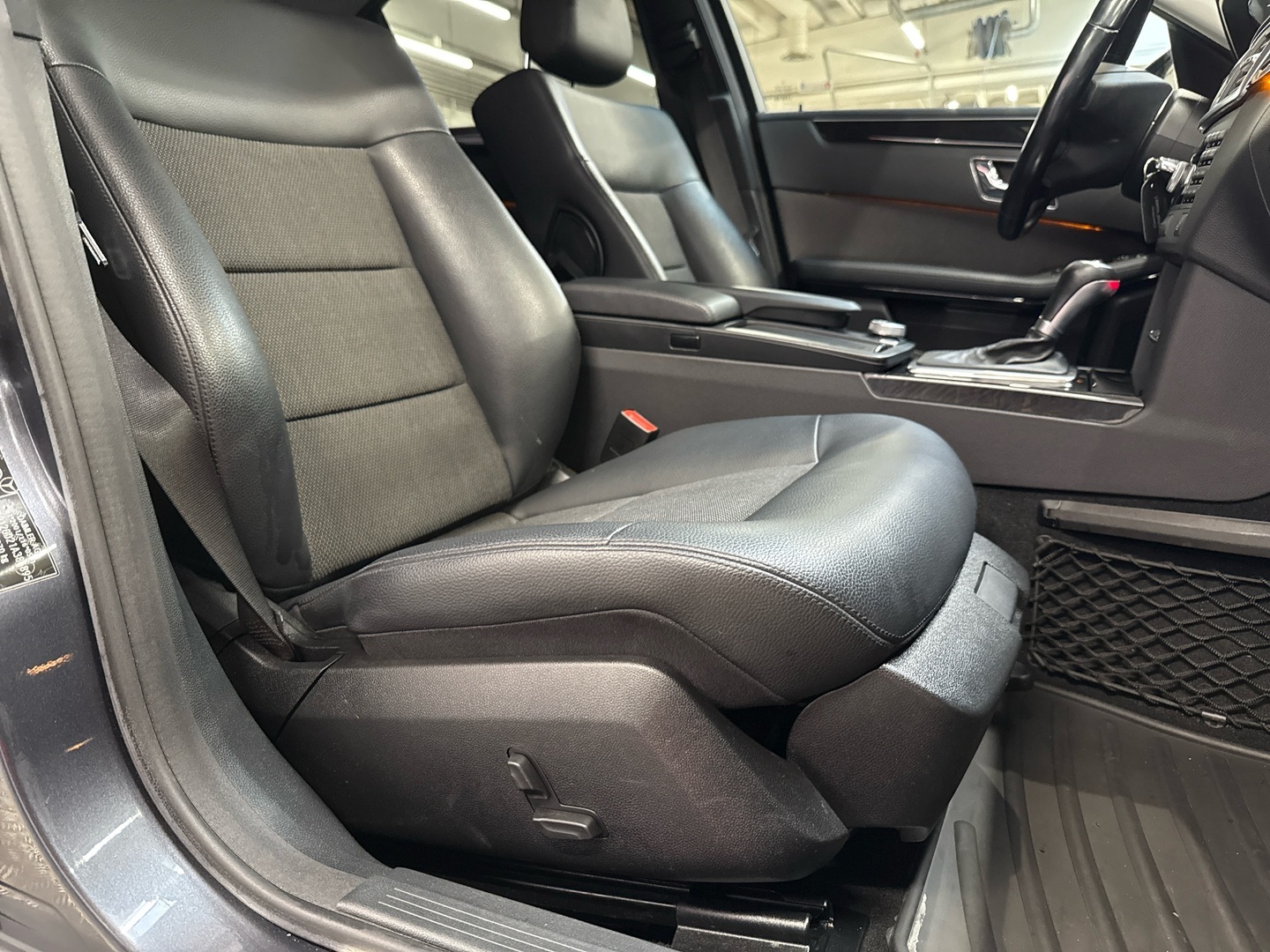 MERCEDES-BENZ E 2011