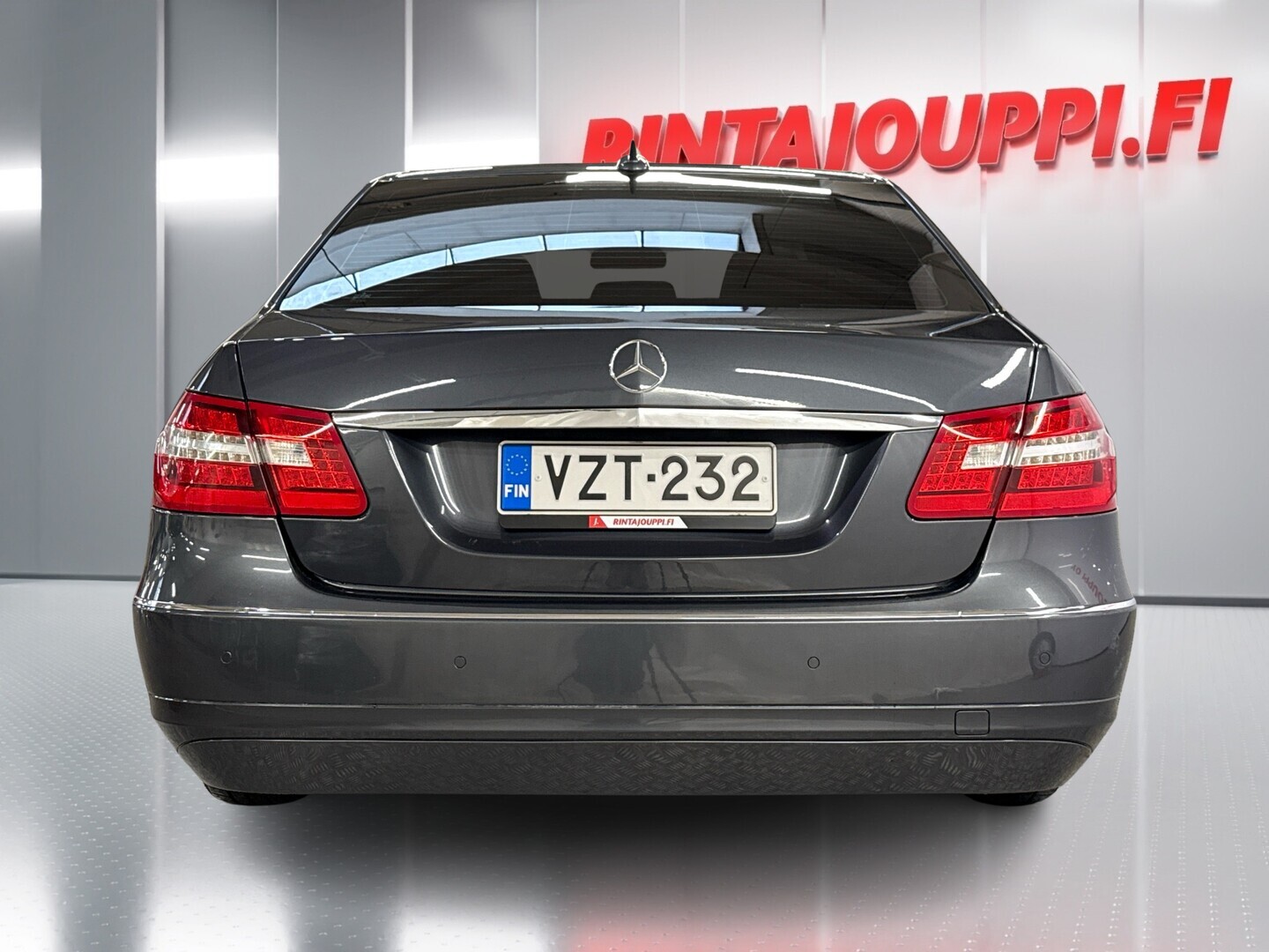 MERCEDES-BENZ E 2011