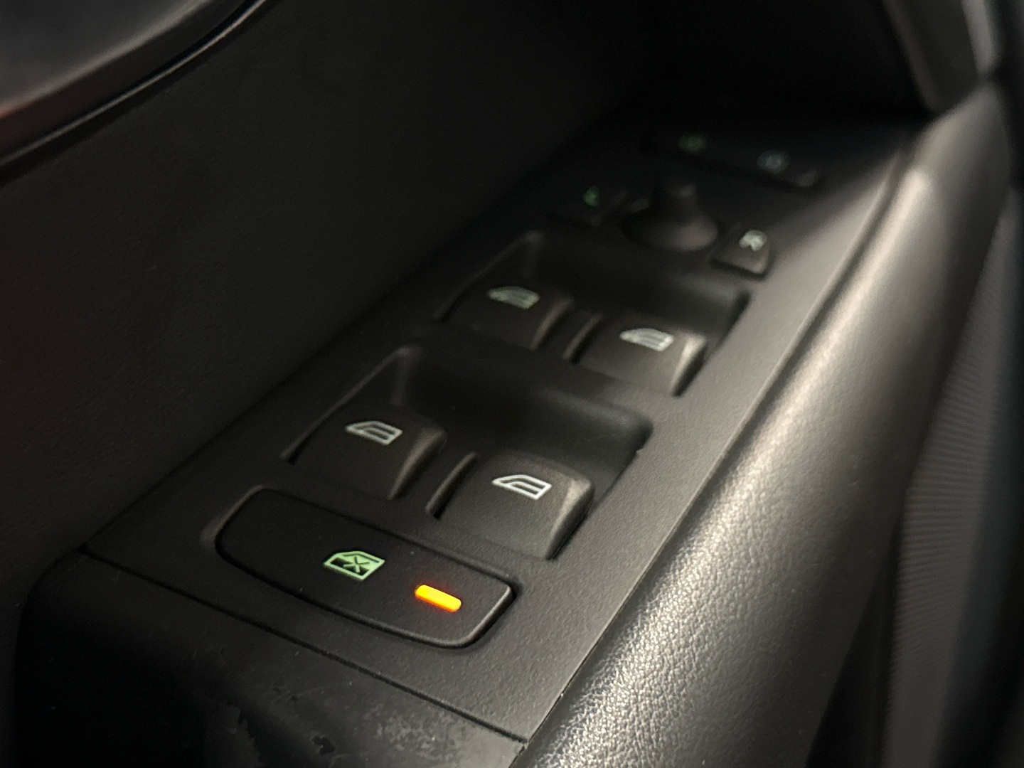VOLVO V70 2011