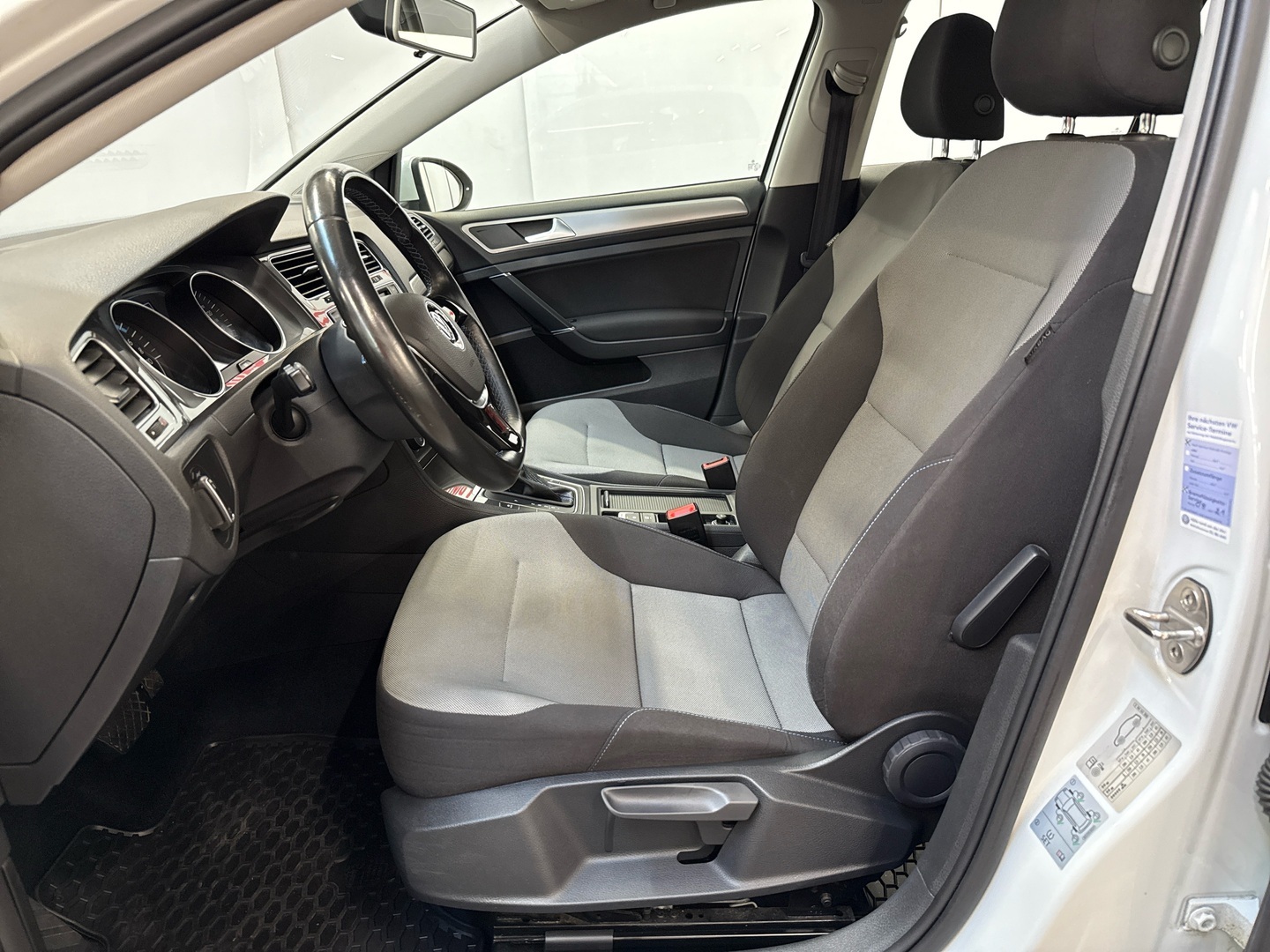 VOLKSWAGEN Golf 2016