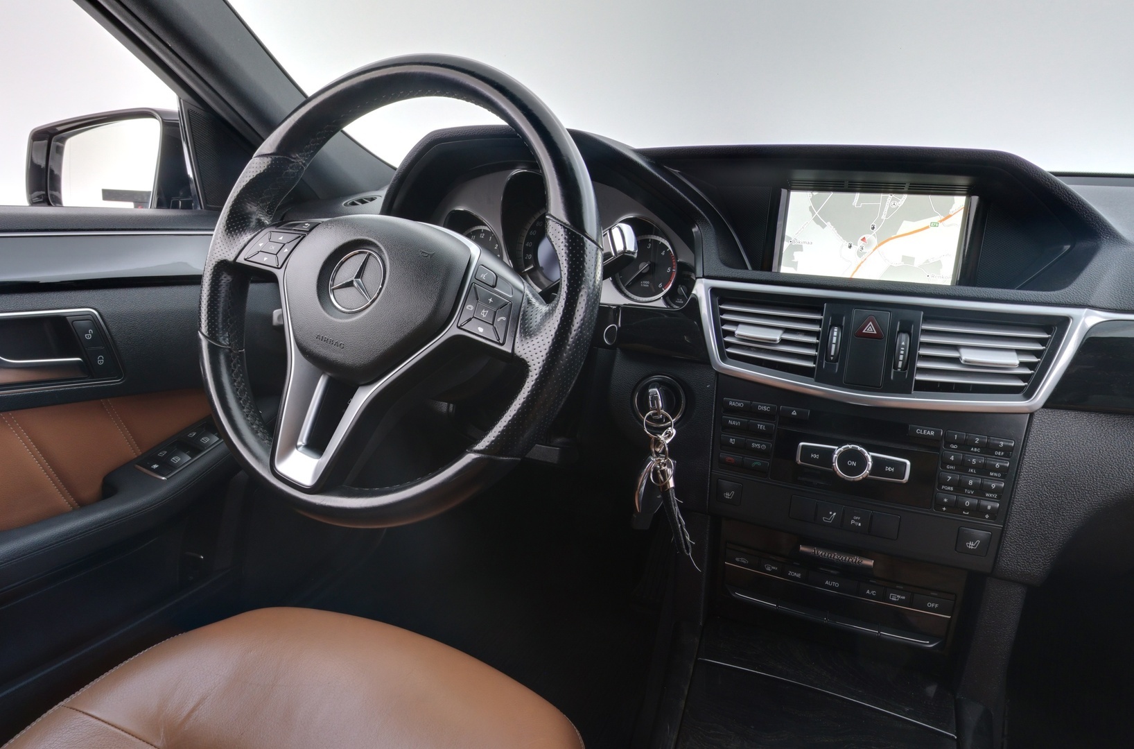 MERCEDES-BENZ E 2013