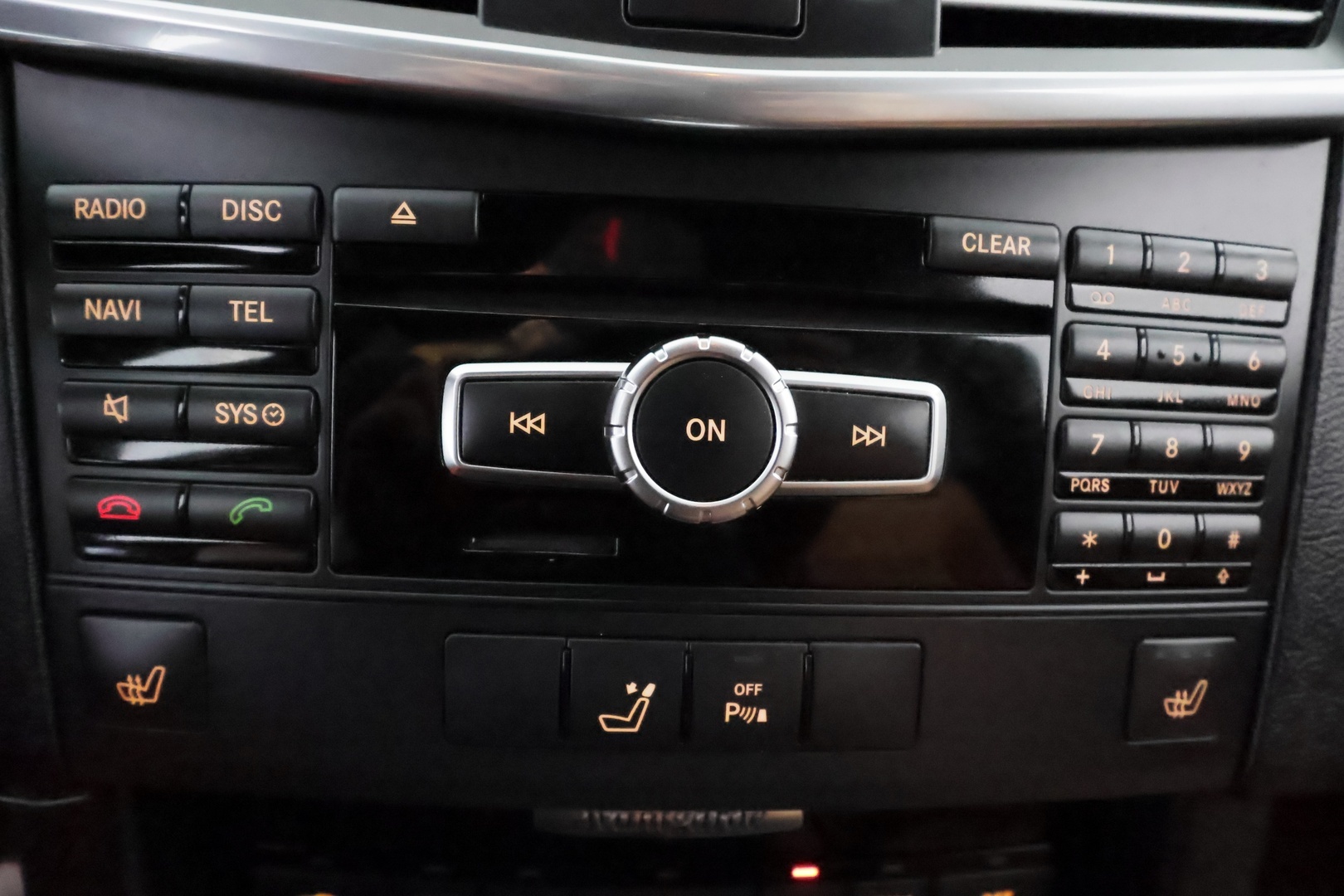 MERCEDES-BENZ E 2013