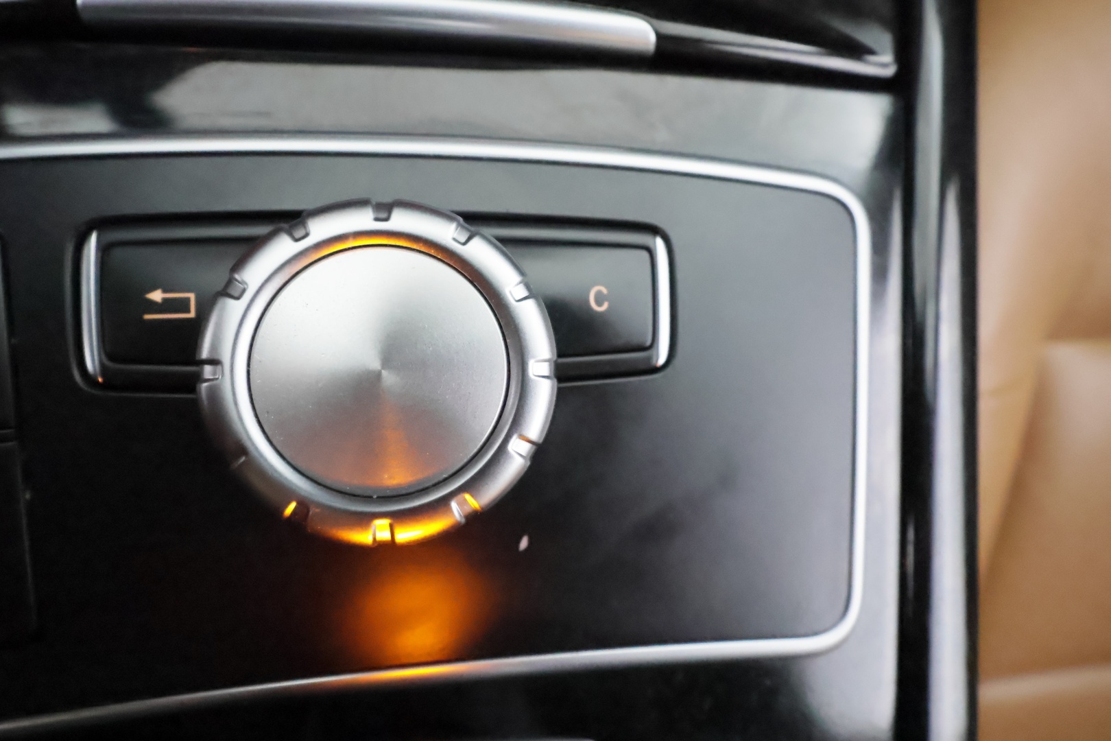 MERCEDES-BENZ E 2013