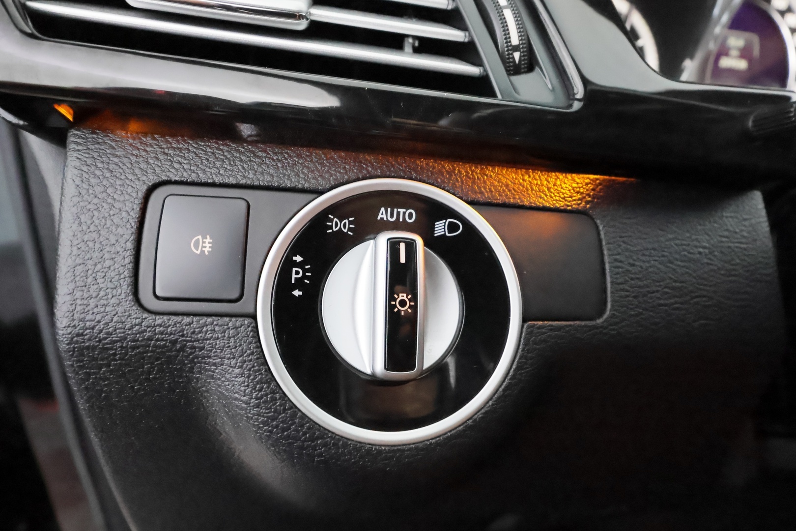 MERCEDES-BENZ E 2013