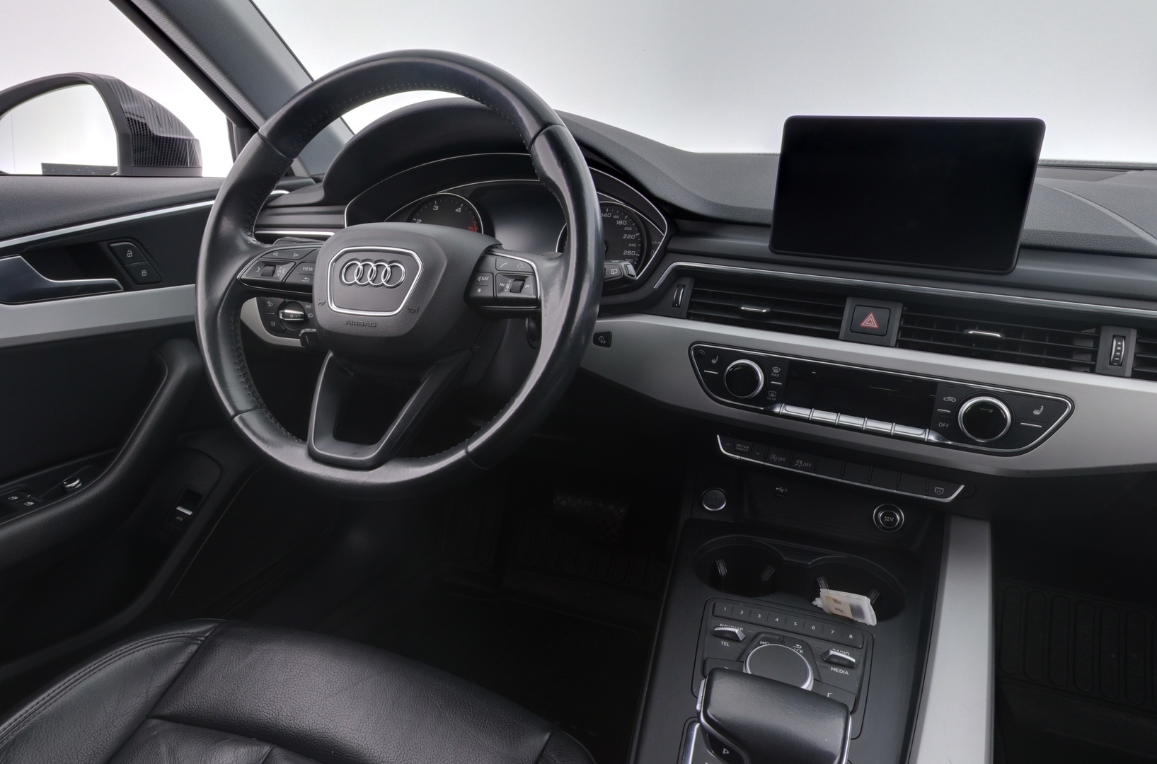 AUDI A4 2019