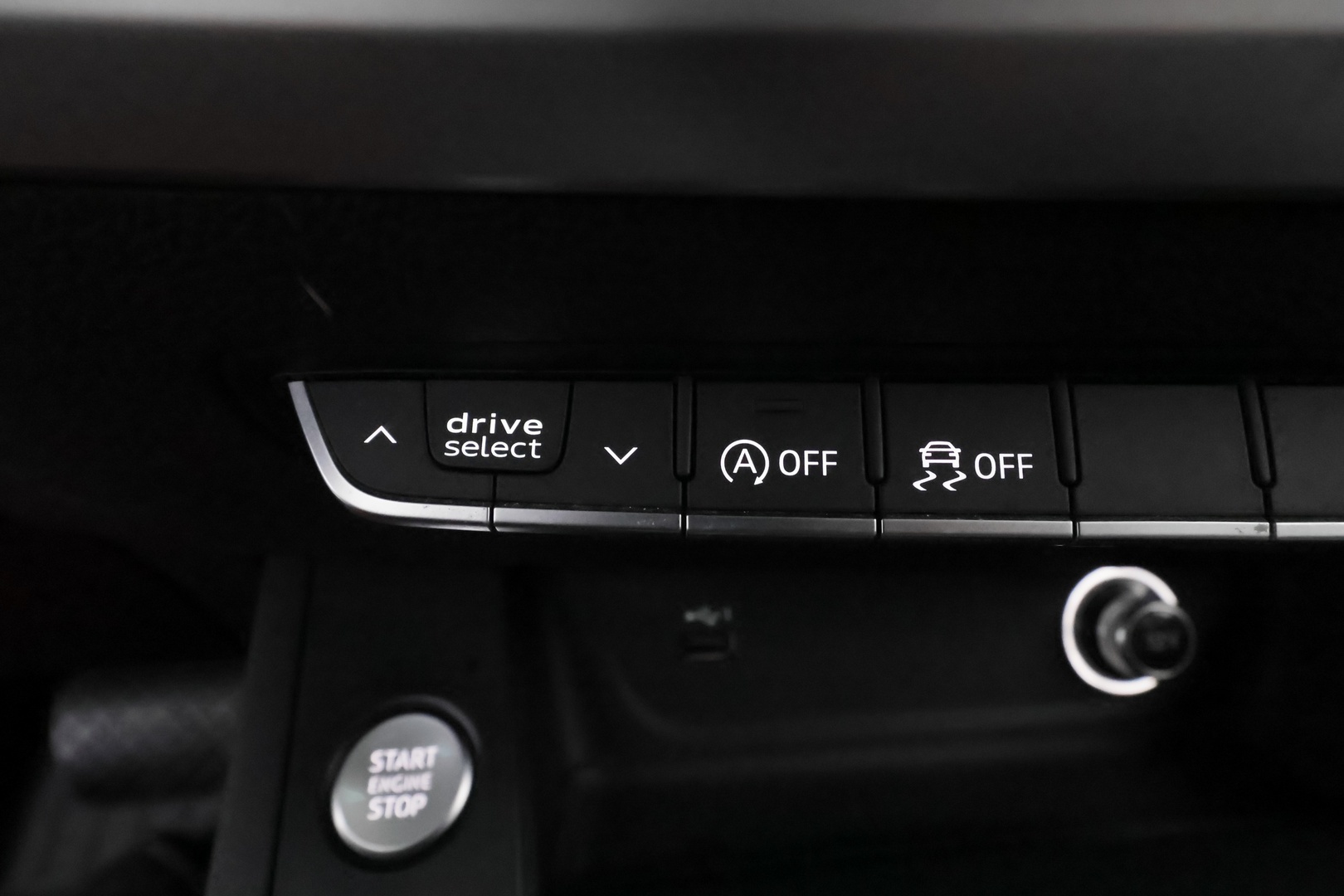 AUDI A4 2019