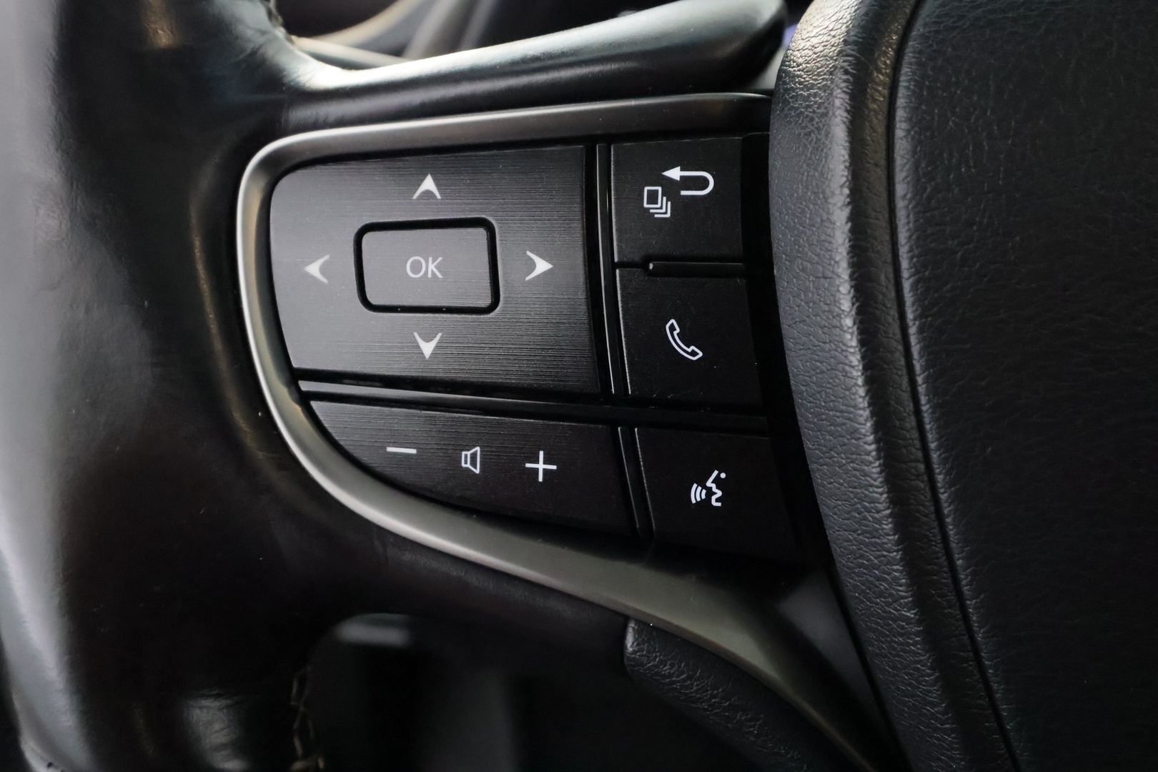 LEXUS ES 2019
