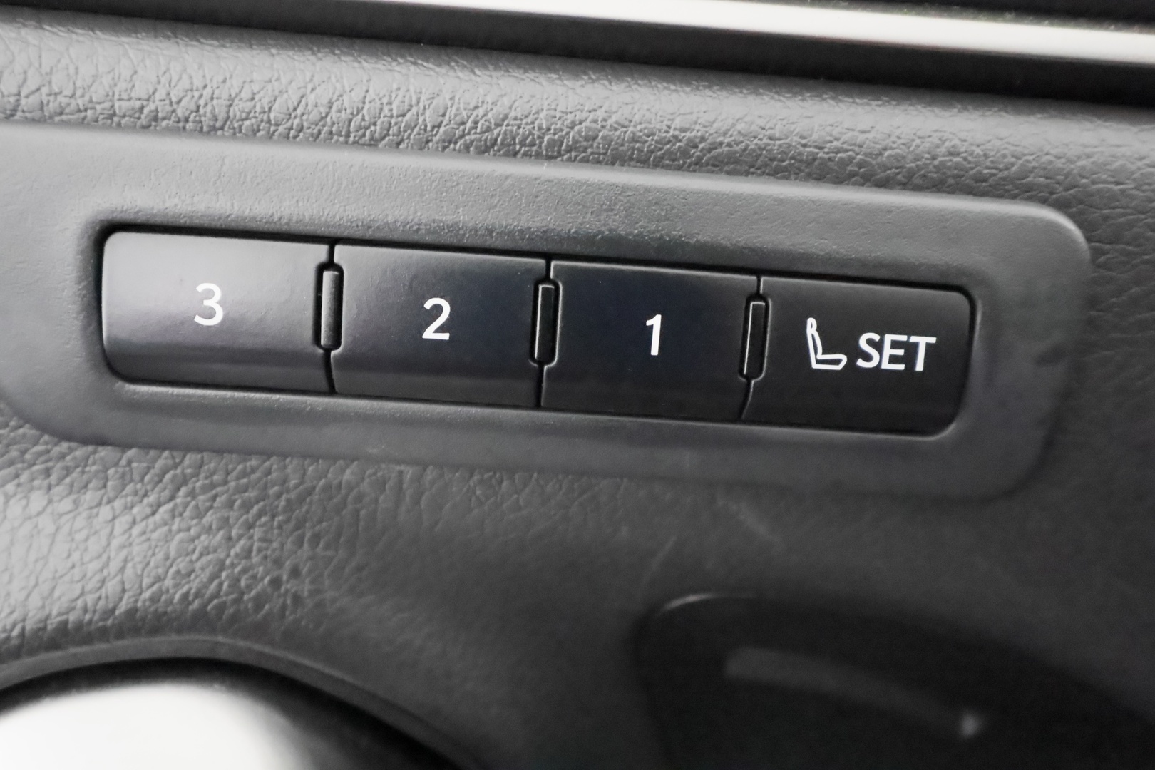 LEXUS ES 2019