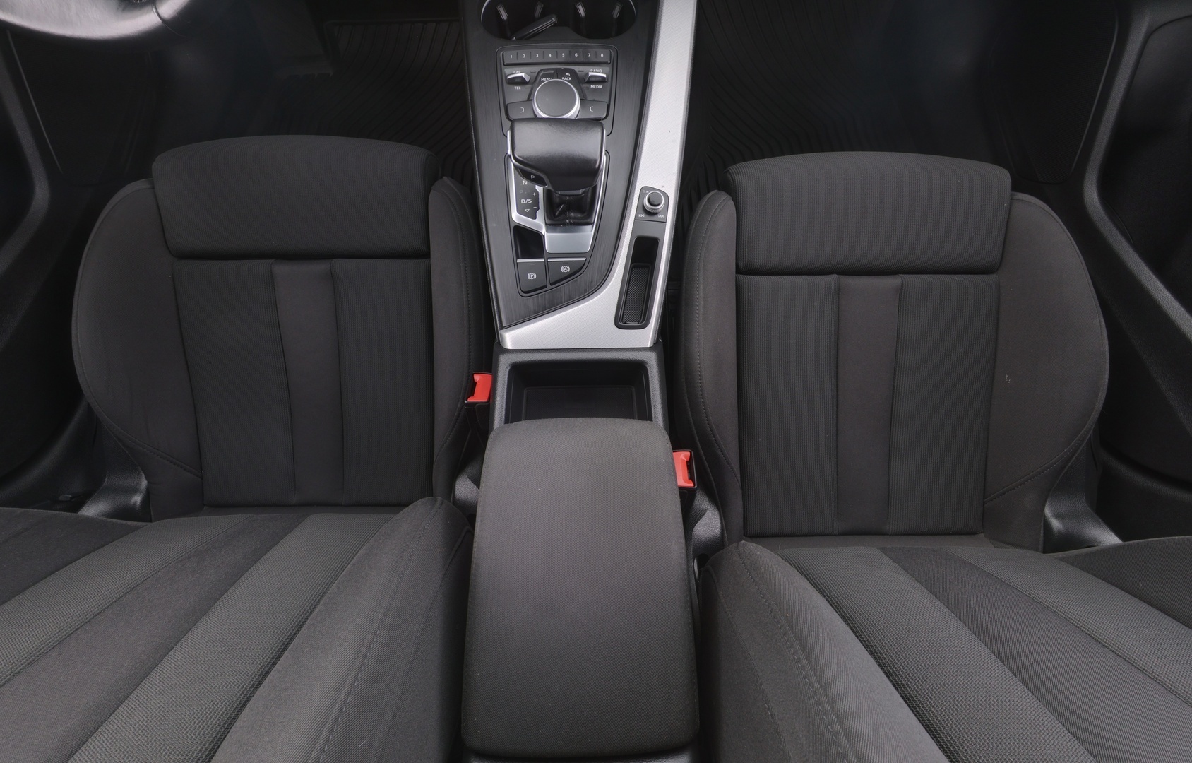 AUDI A4 2017
