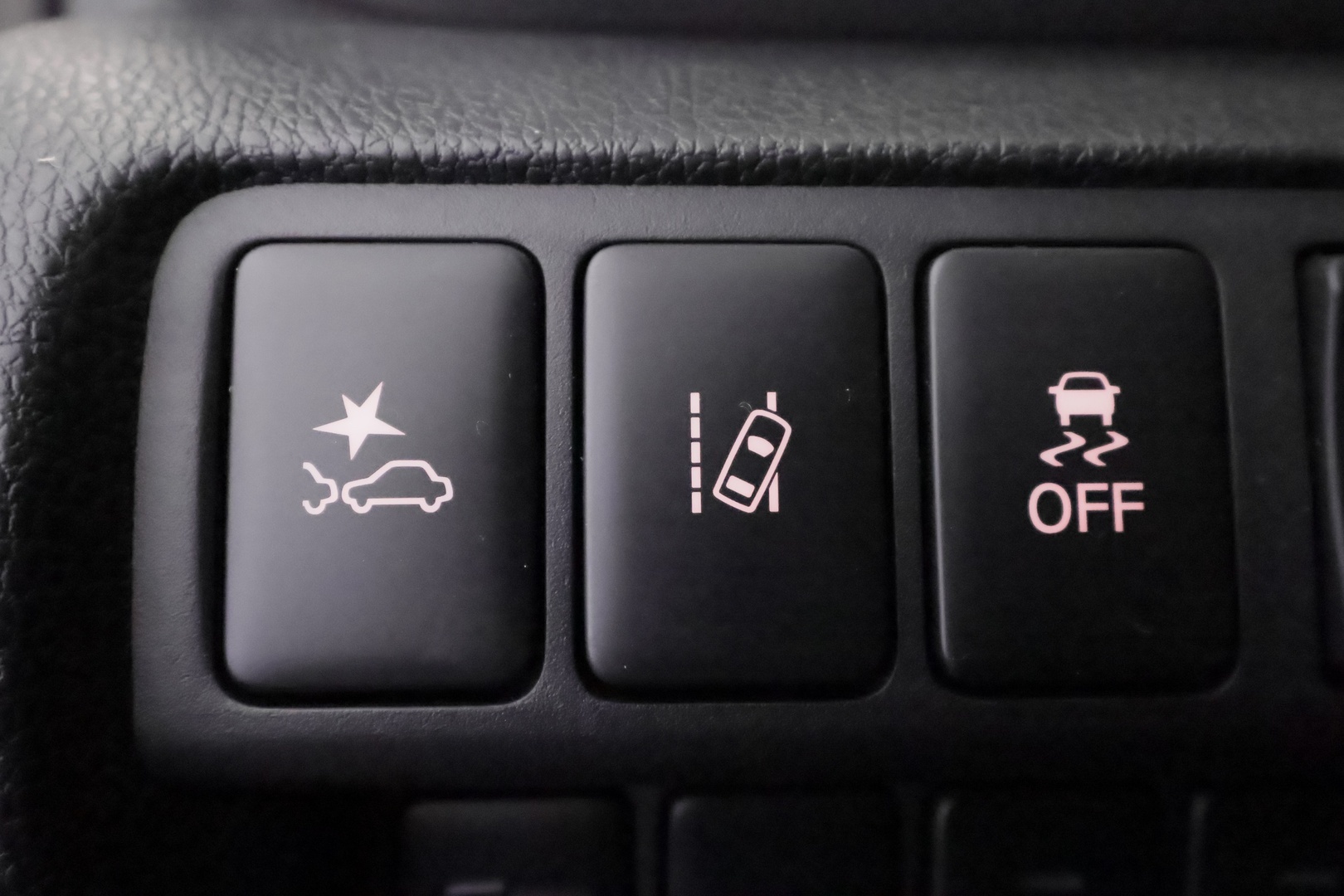 MITSUBISHI Eclipse 2022