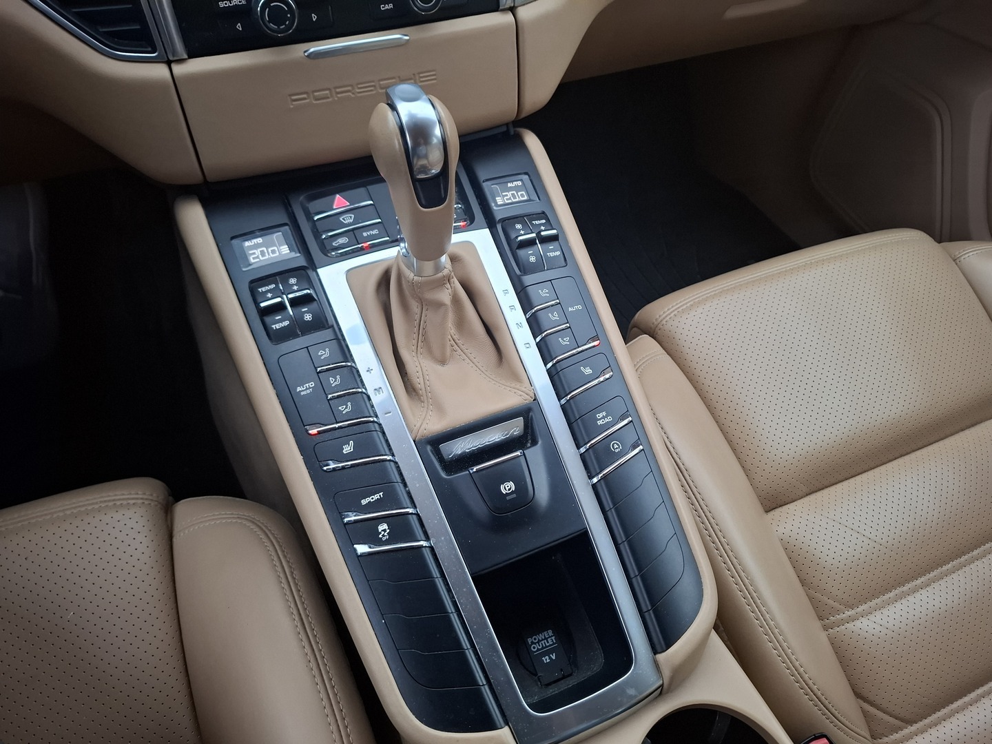 PORSCHE Macan 2015