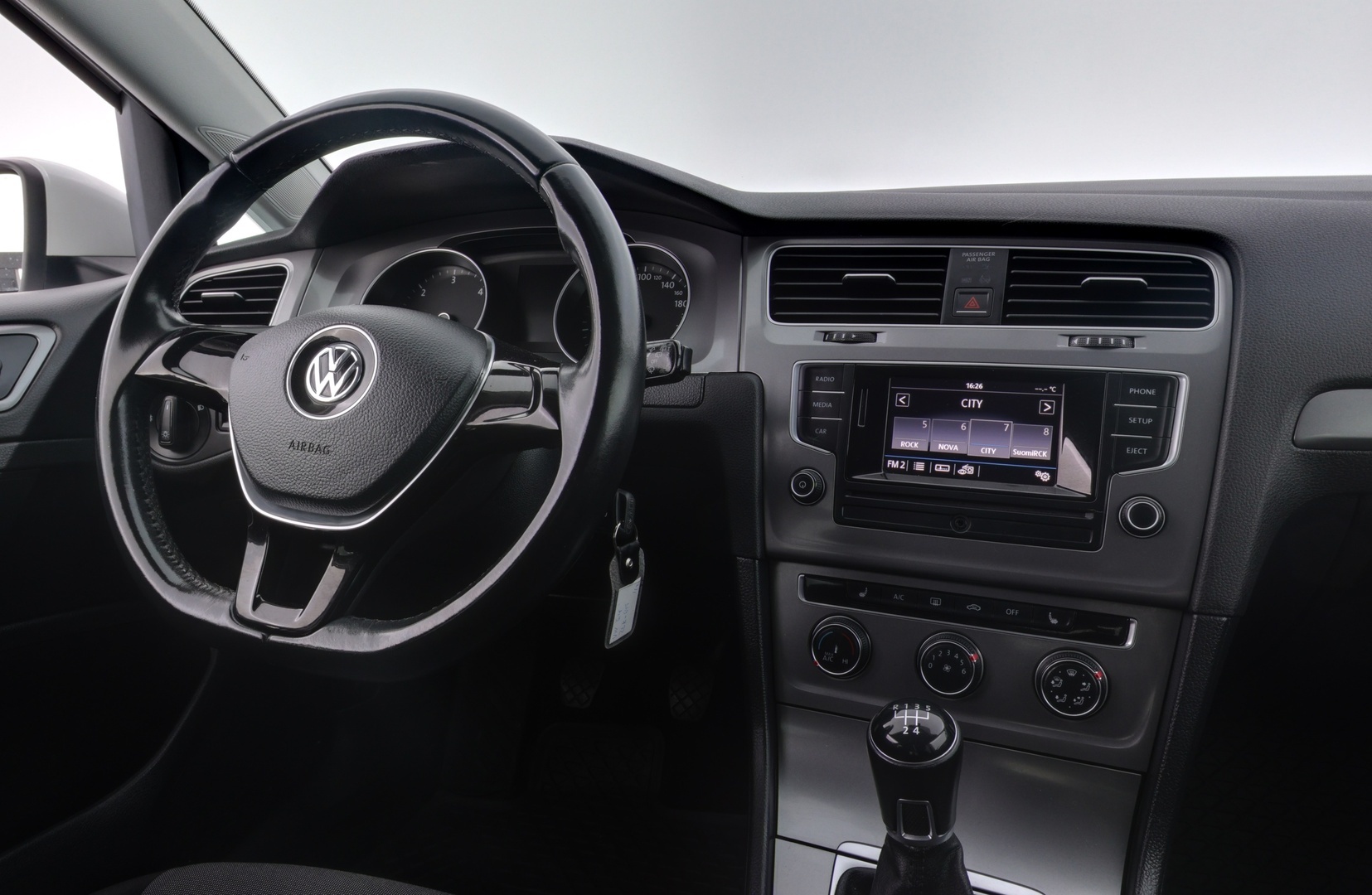 VOLKSWAGEN Golf 2016