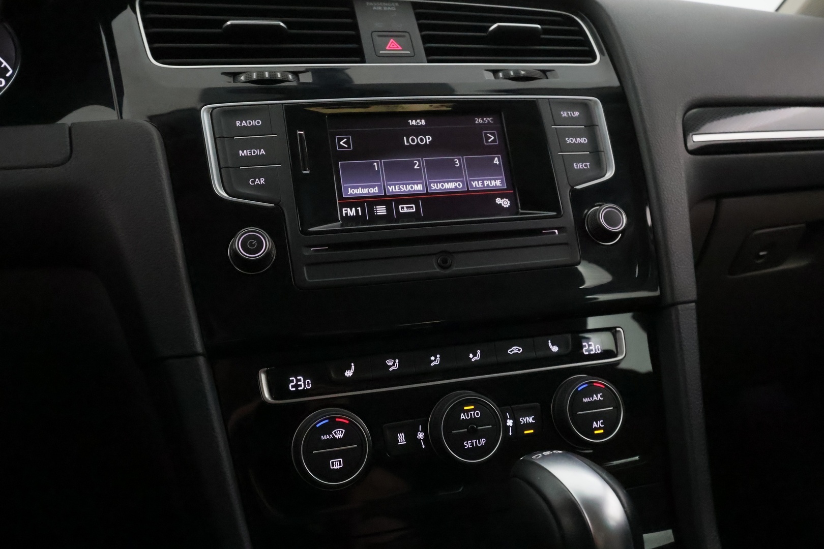 VOLKSWAGEN Golf 2014