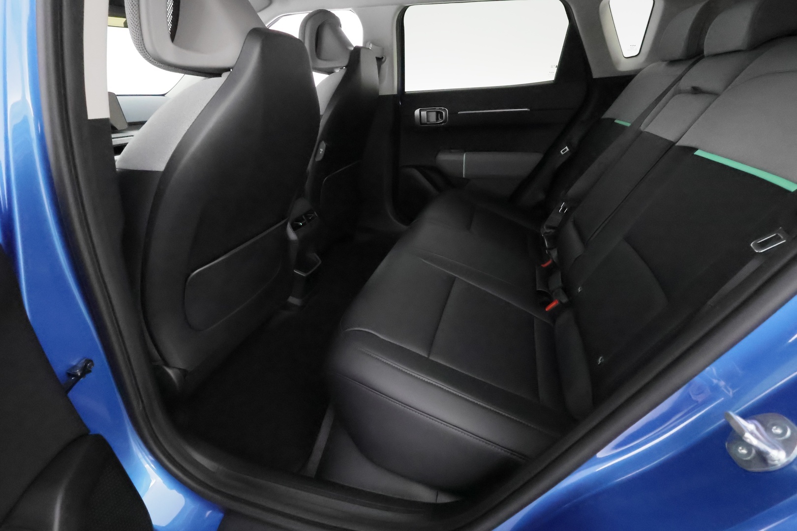 KIA EV4 2025