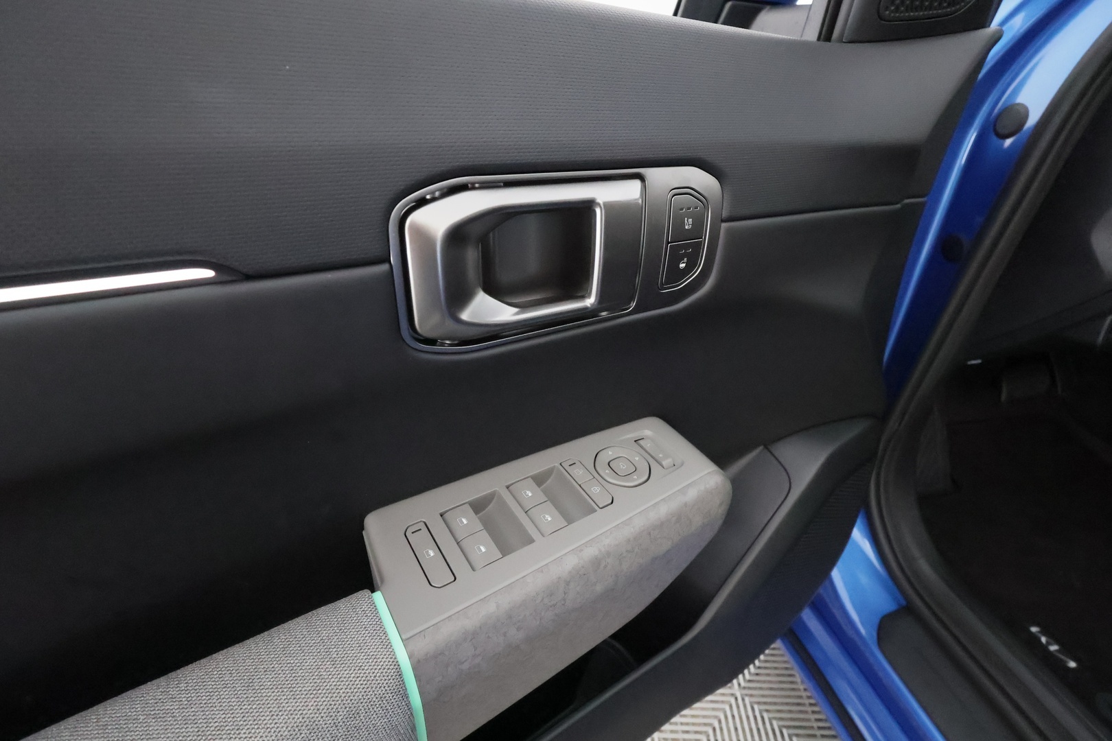KIA EV4 2025