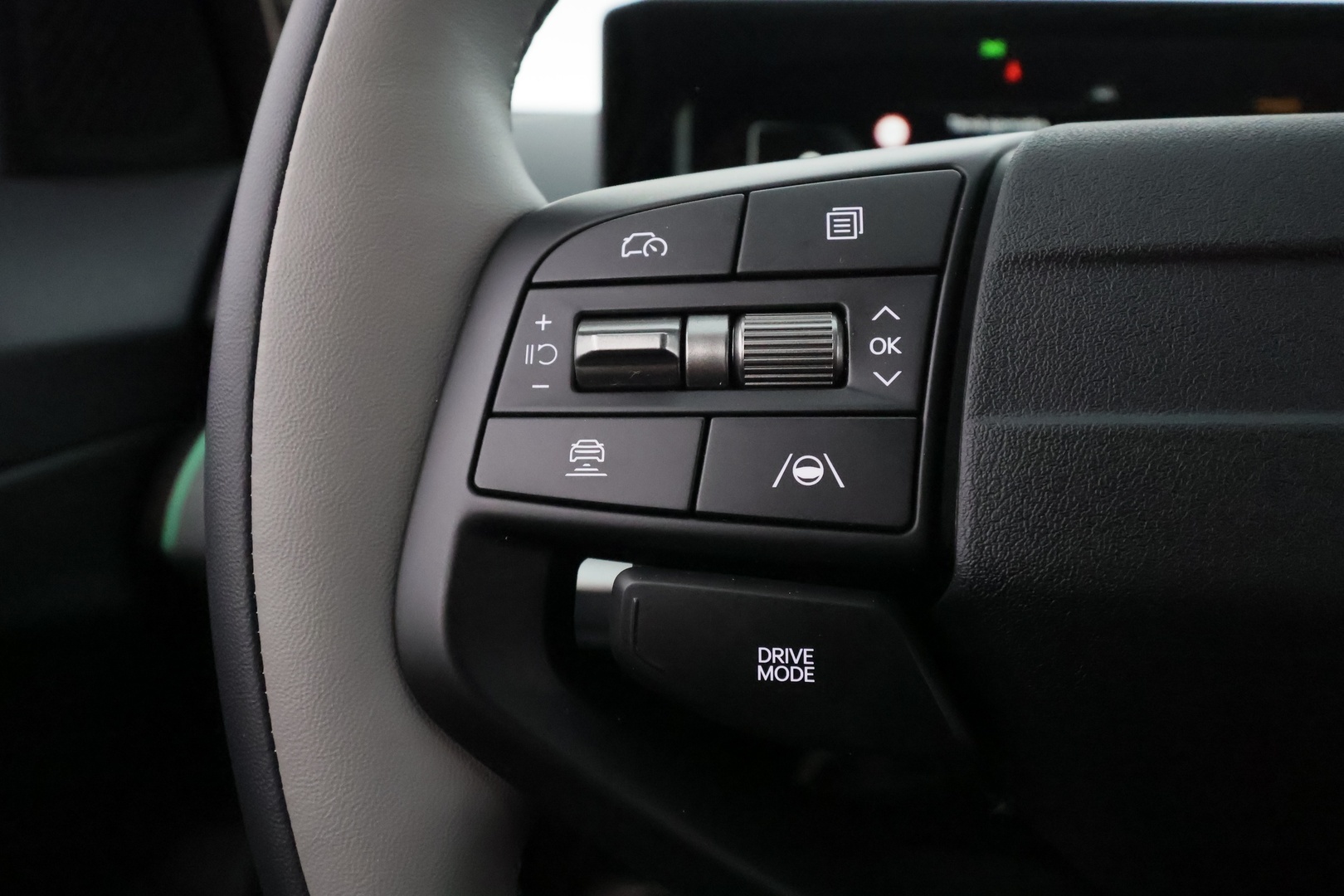 KIA EV4 2025