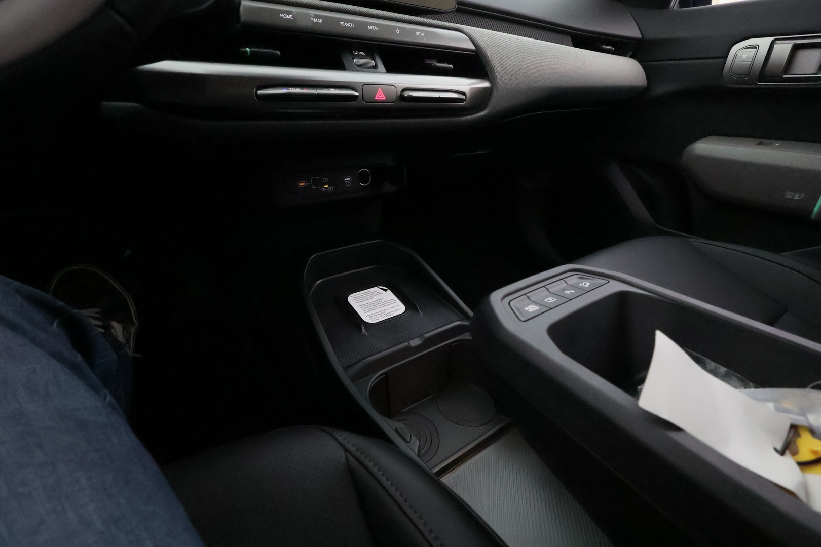 KIA EV4 2025