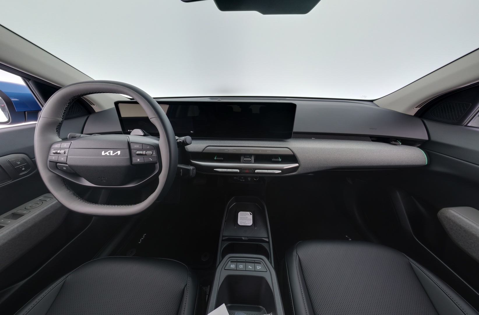 KIA EV4 2025