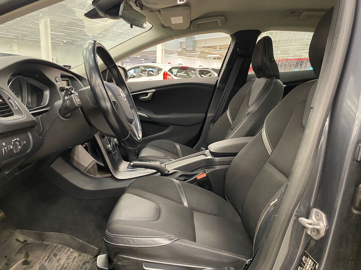 VOLVO V40 2013