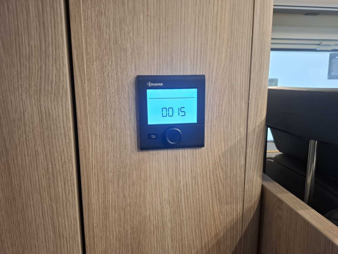 BÜRSTNER Lyseo Time T690 G Skyline Edition 2025