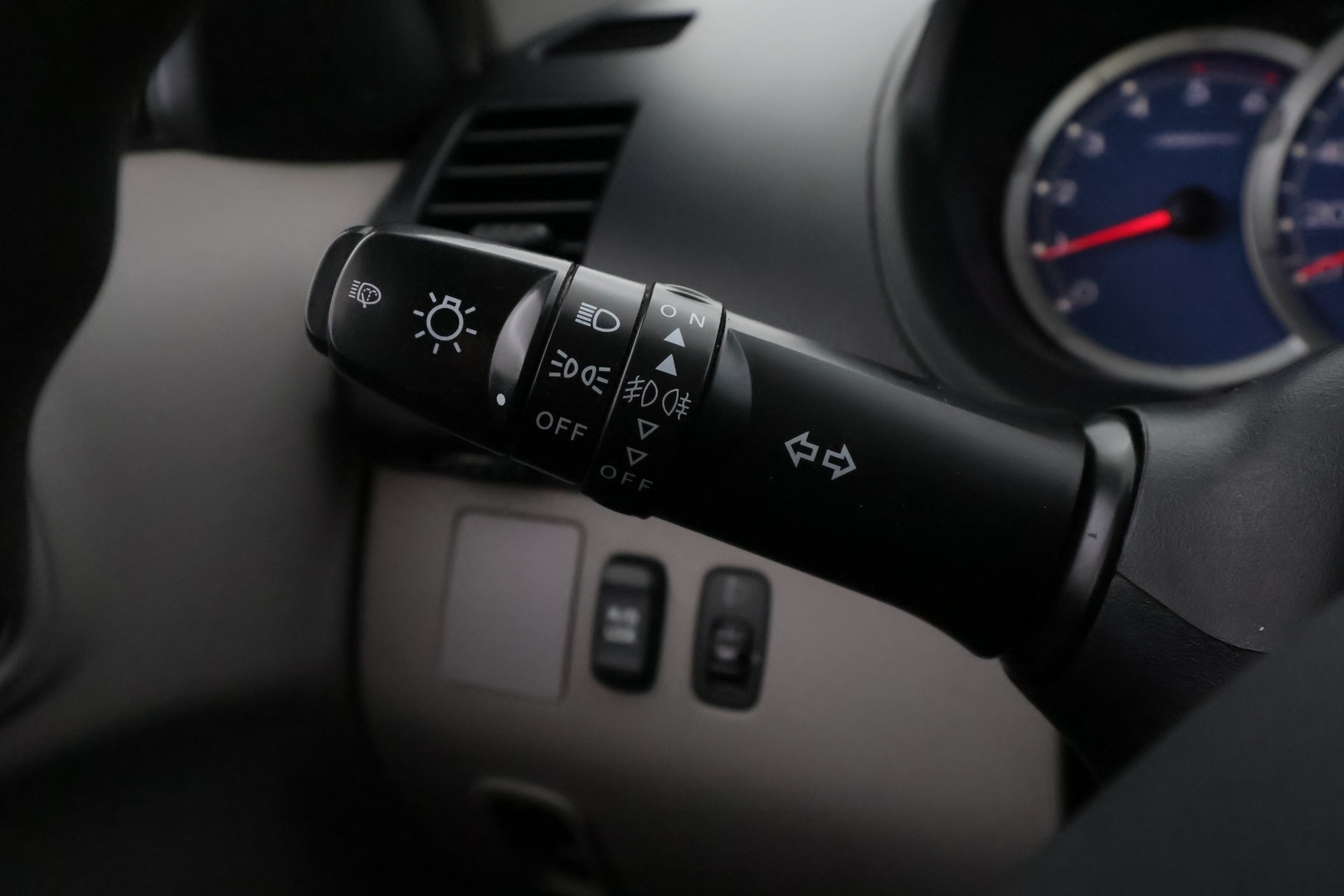 MITSUBISHI L200 2007