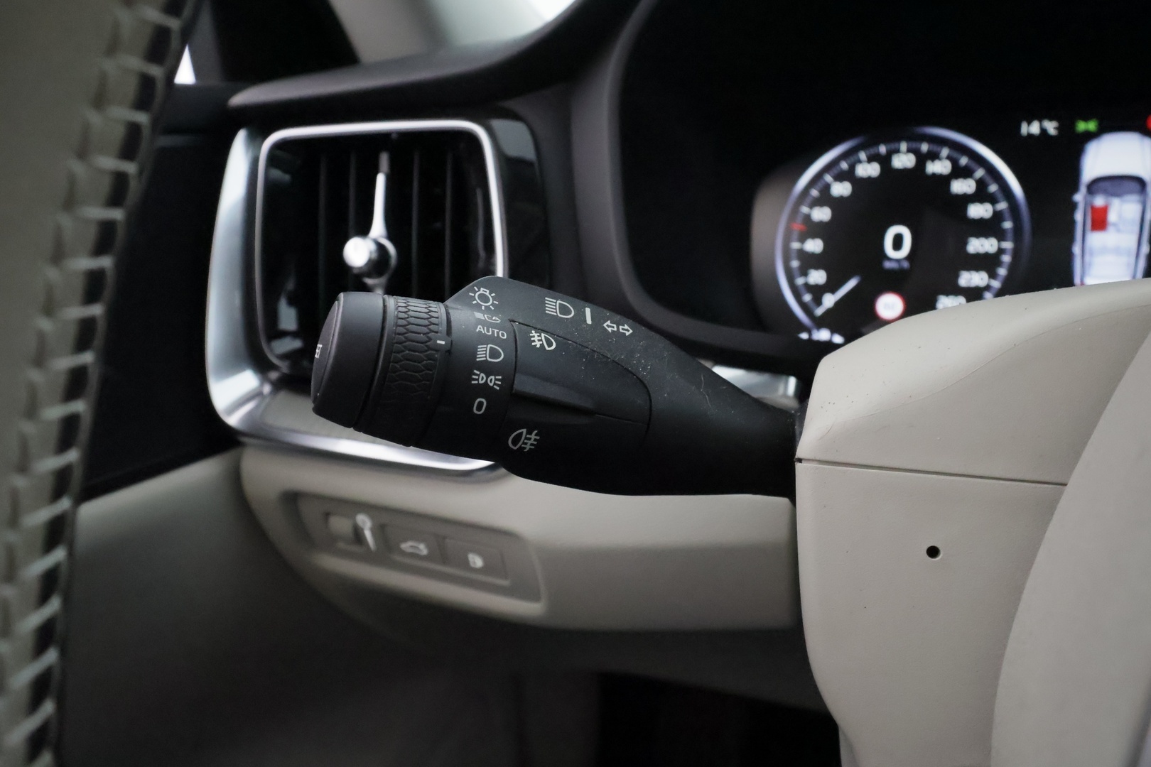 VOLVO V60 2019
